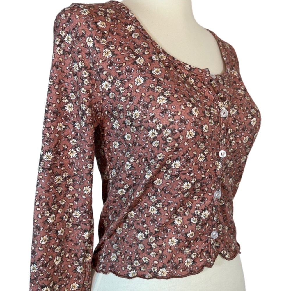 Flirty Long Sleeve Button Up Floral Mauve Crop Top - Picture 13 of 16
